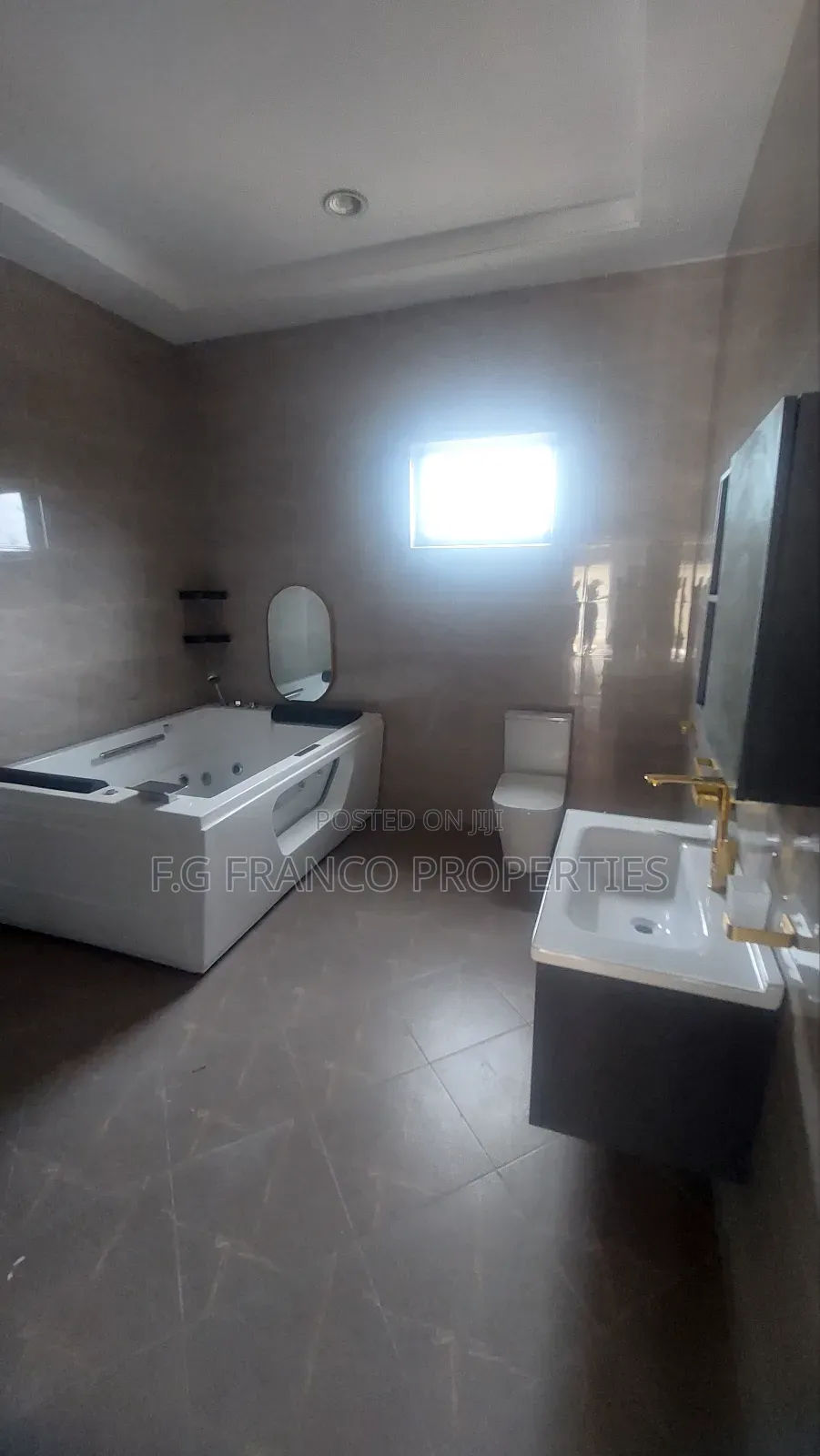 4bdrm House in Kg. Franco, Spintex for sale