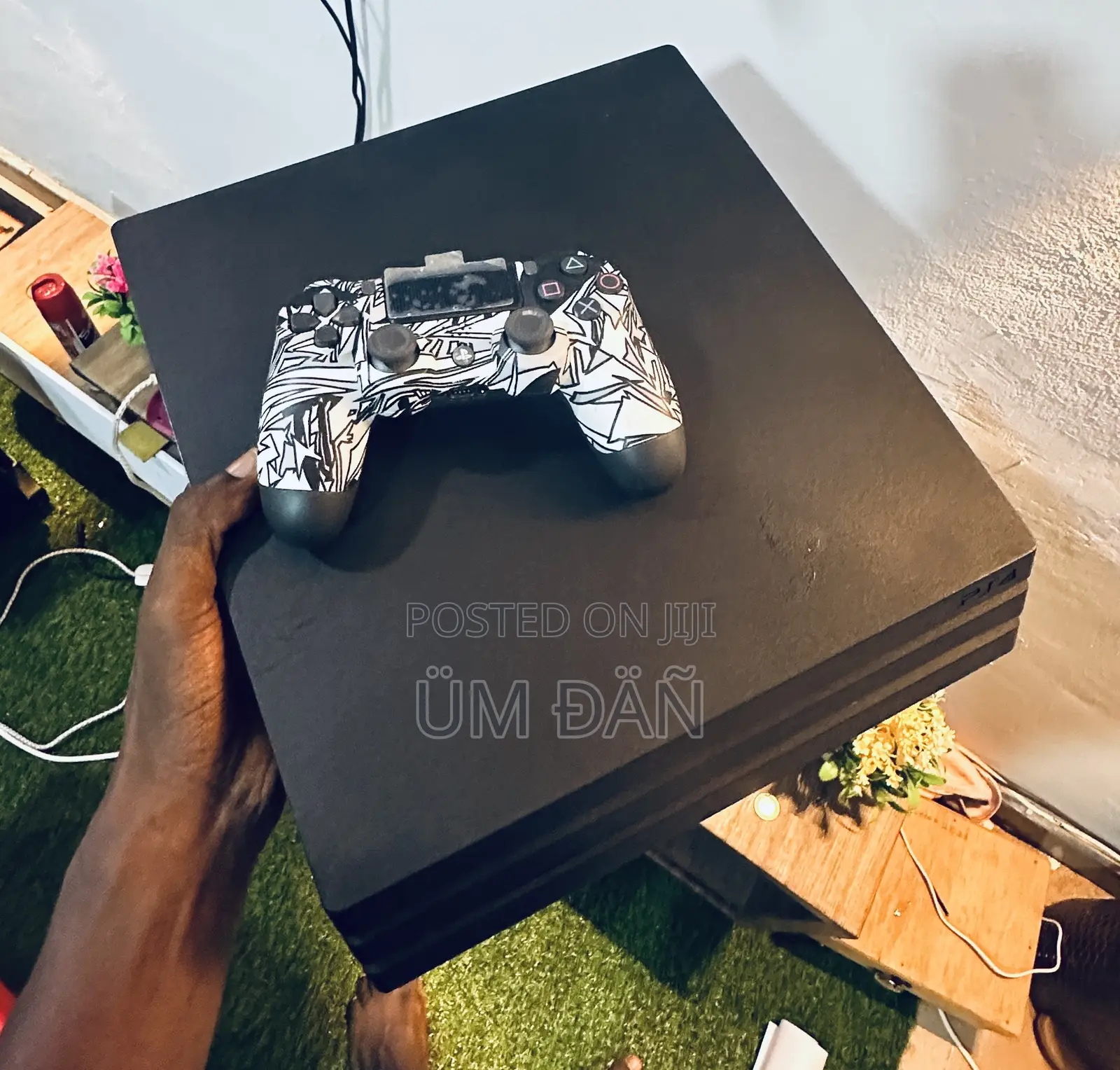 PS4 Pro 1TB CUH-7200BB01