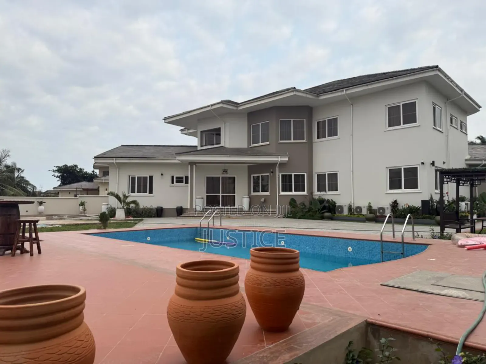 7bdrm Mansion in East Airport for rent