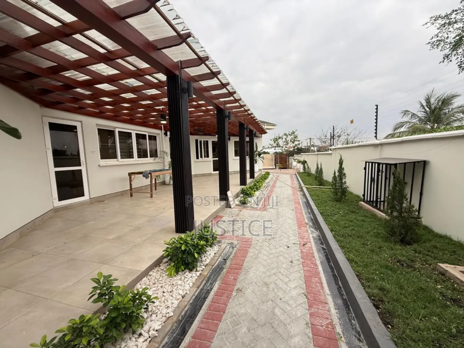 7bdrm Mansion in East Airport for rent