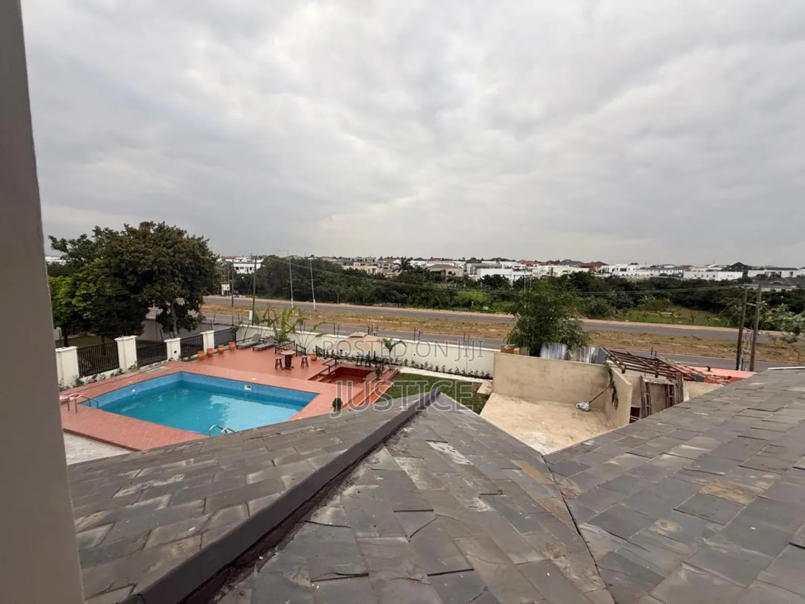 7bdrm Mansion in East Airport for rent