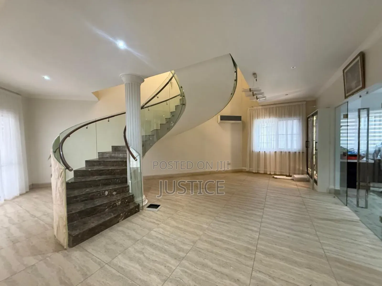 7bdrm Mansion in East Airport for rent