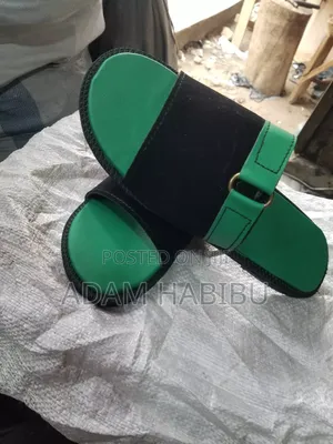A Casual Suede Slippers