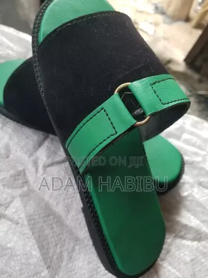 A Casual Suede Slippers