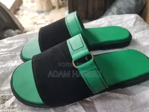 A Casual Suede Slippers