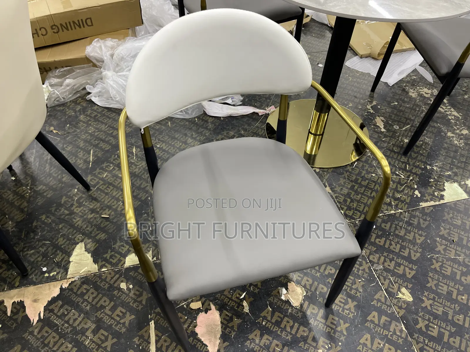 Quality Luxury Coffee Table With Chairs