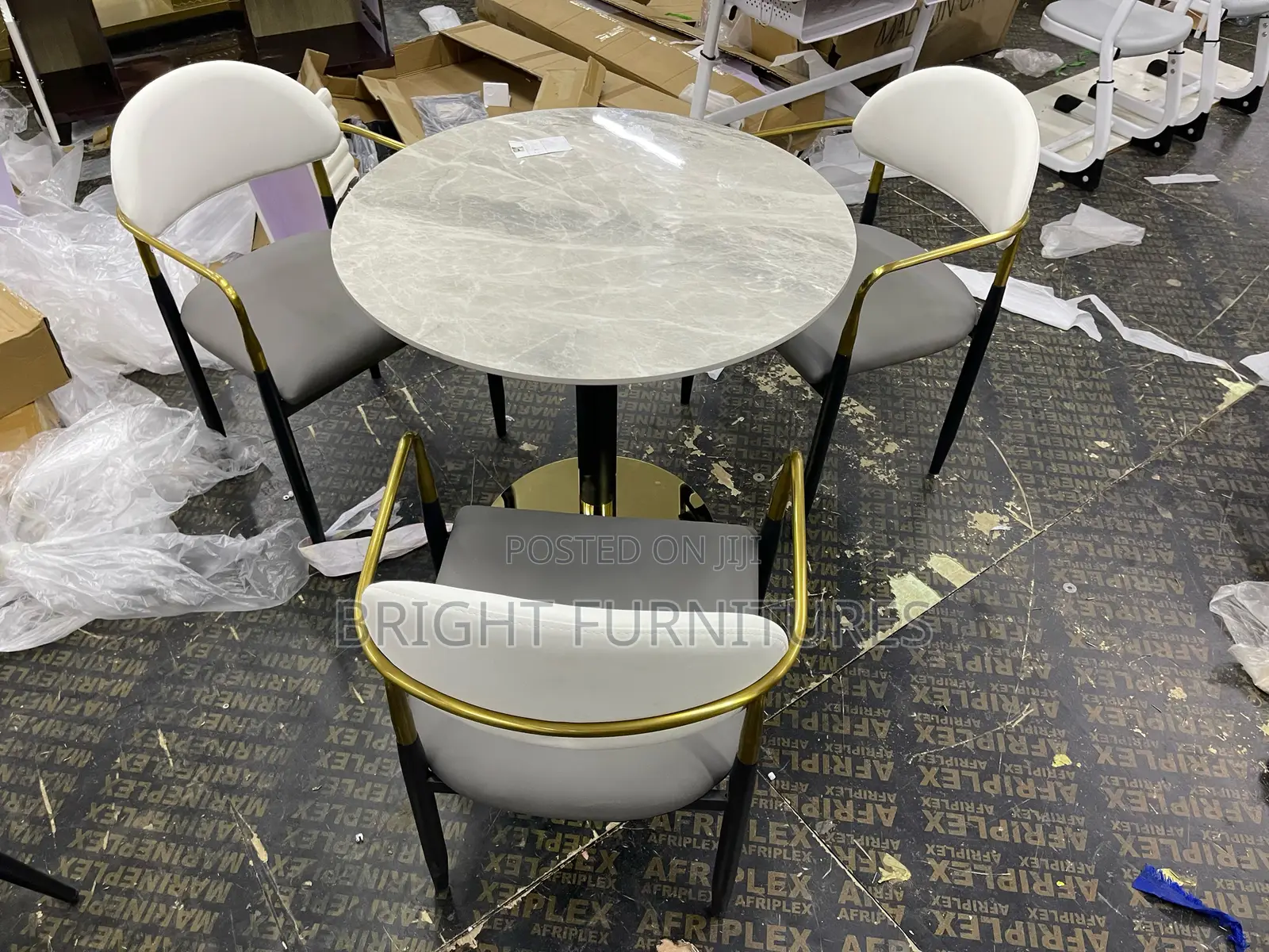 Quality Luxury Coffee Table With Chairs