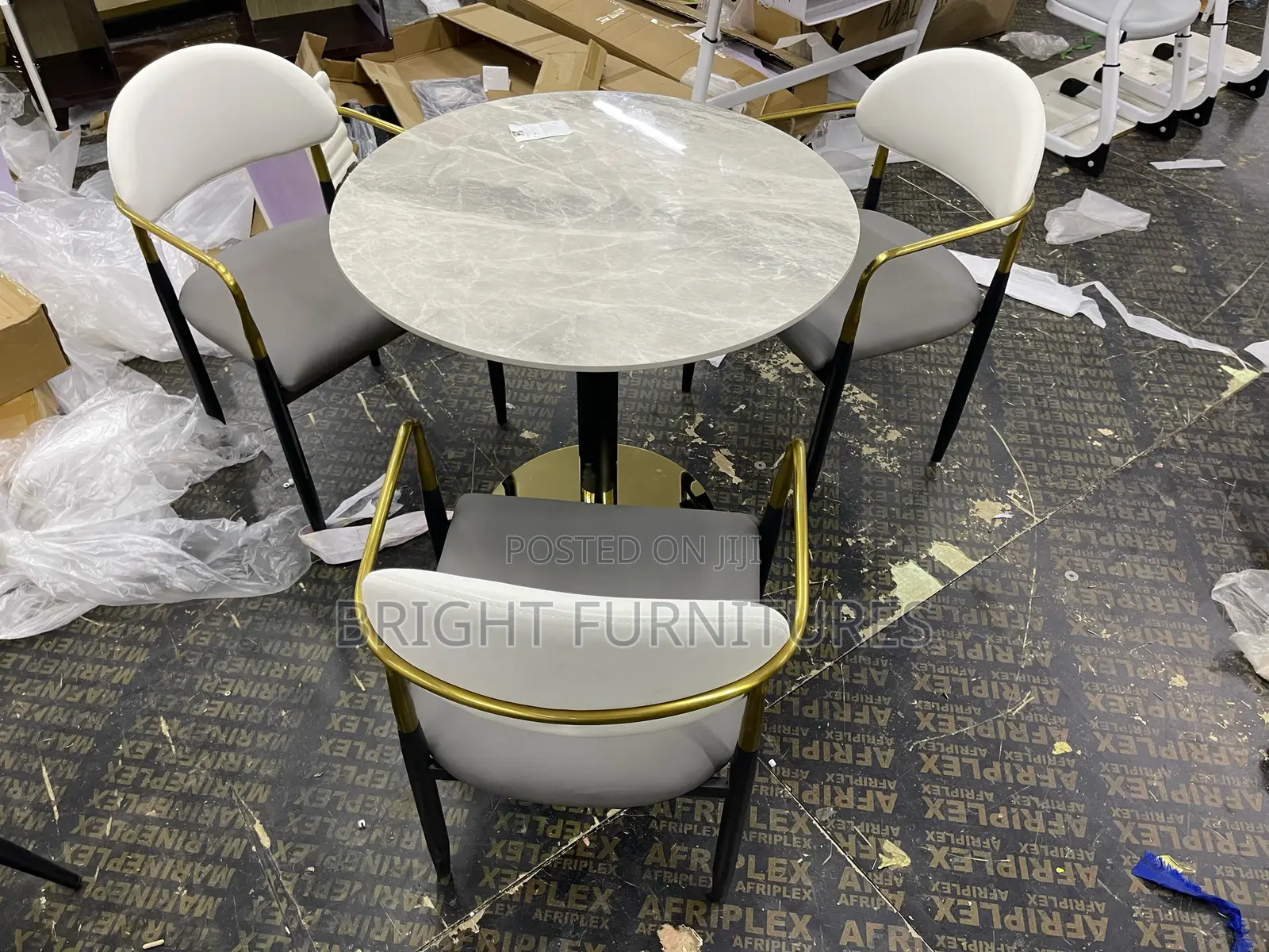 Quality Luxury Coffee Table With Chairs