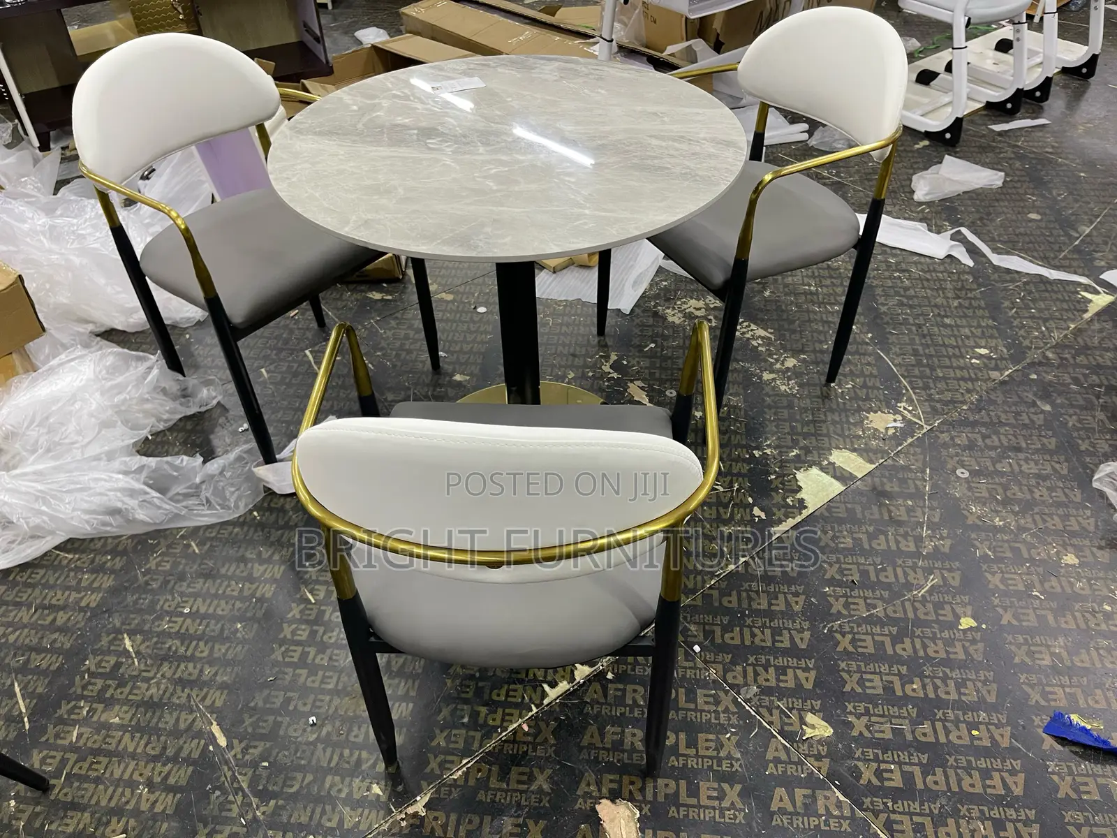 Quality Luxury Coffee Table With Chairs