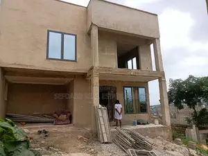 4bdrm Duplex in Kwabenya for sale