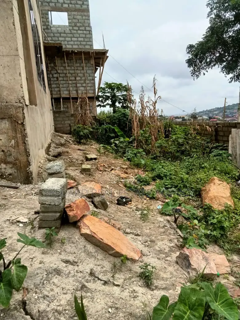 4bdrm Duplex in Kwabenya for sale