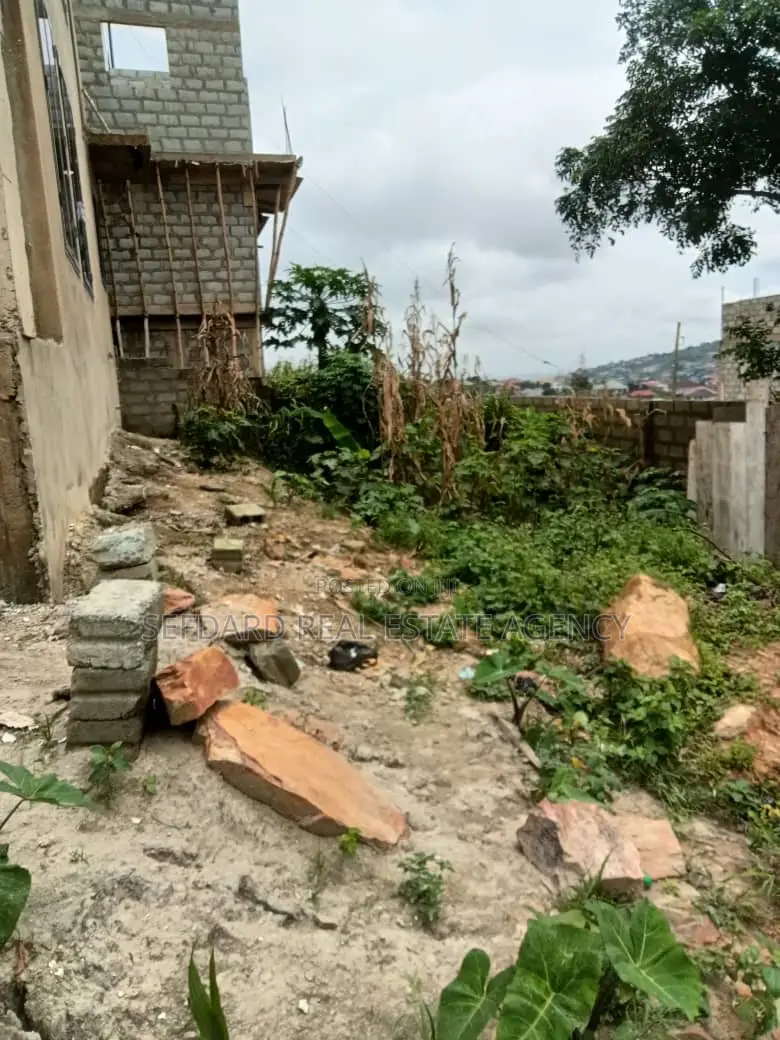 4bdrm Duplex in Kwabenya for sale