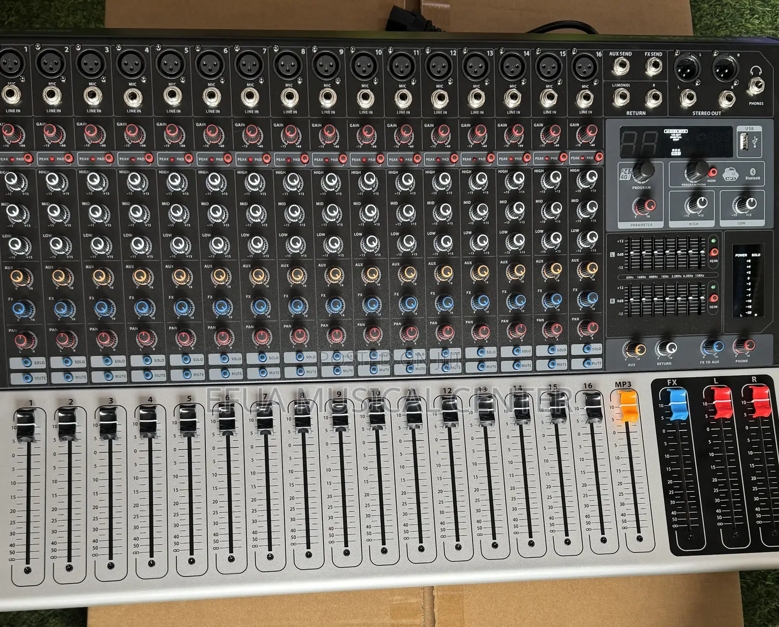 Yamaha 16 Channel Kv Mixer