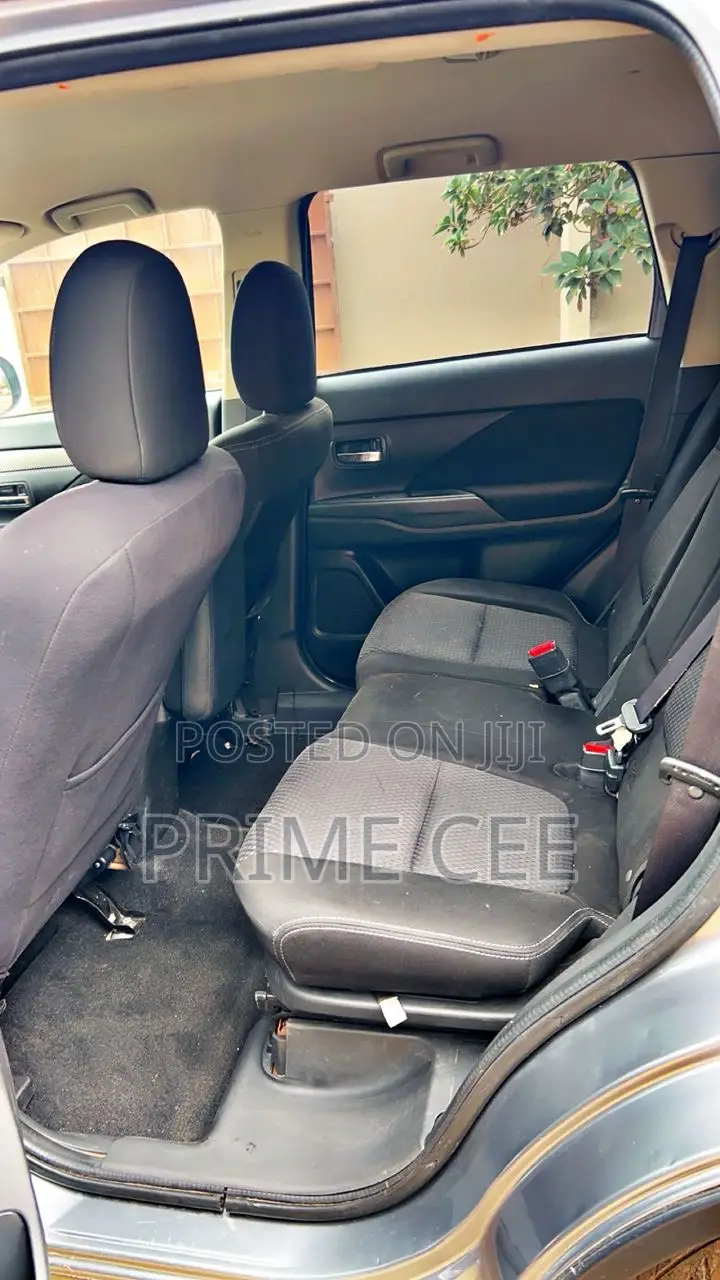 Mitsubishi Outlander SEL FWD 2017 Gray