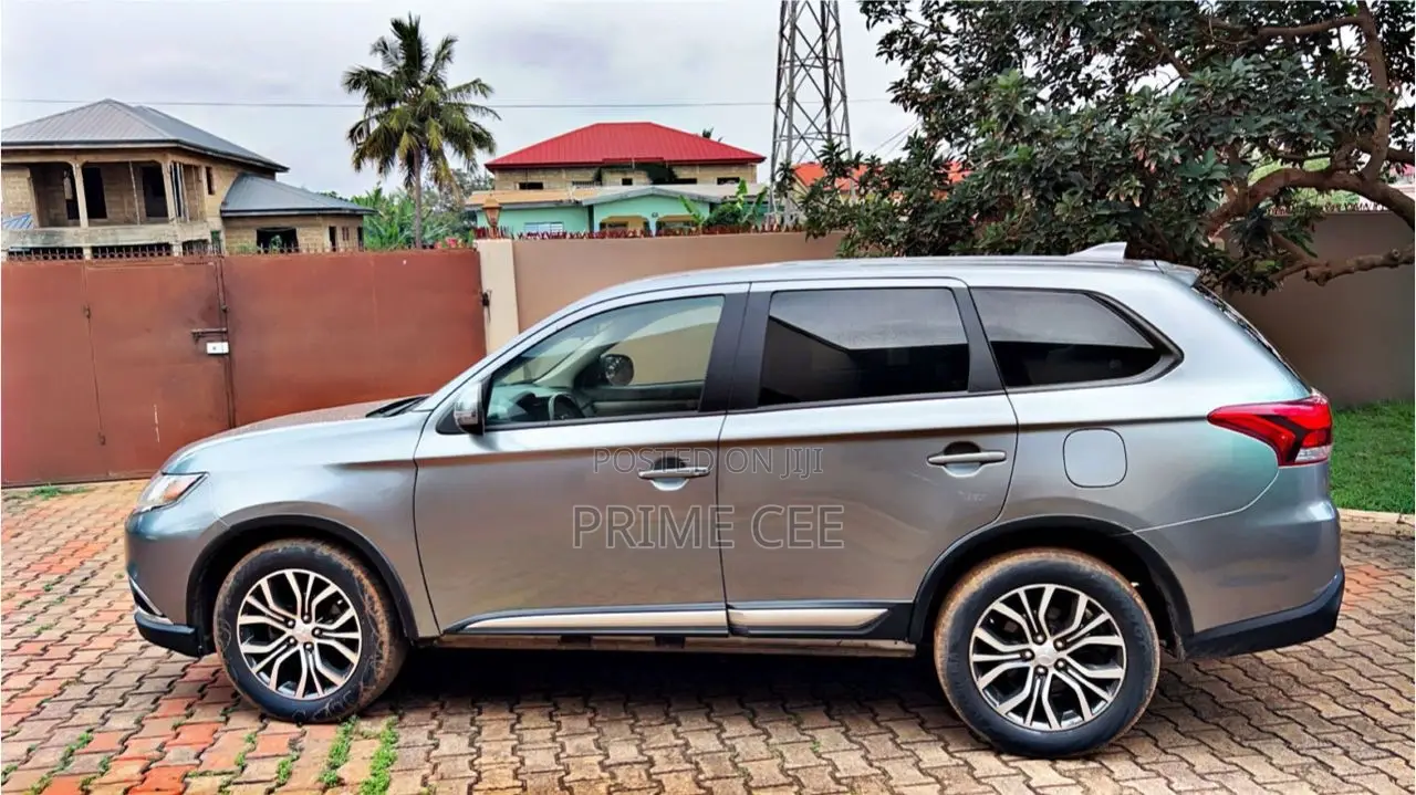 Mitsubishi Outlander SEL FWD 2017 Gray
