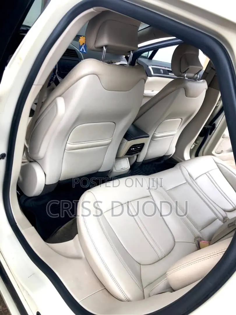 Lincoln MKZ 2017 Off white