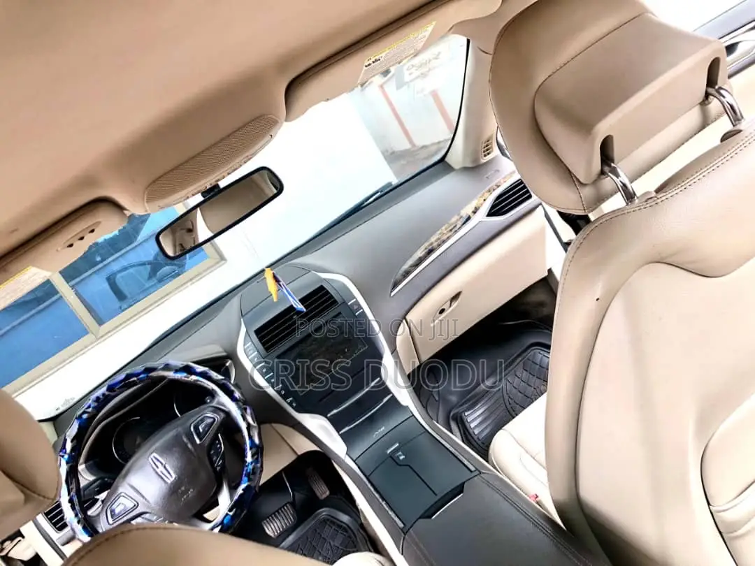 Lincoln MKZ 2017 Off white