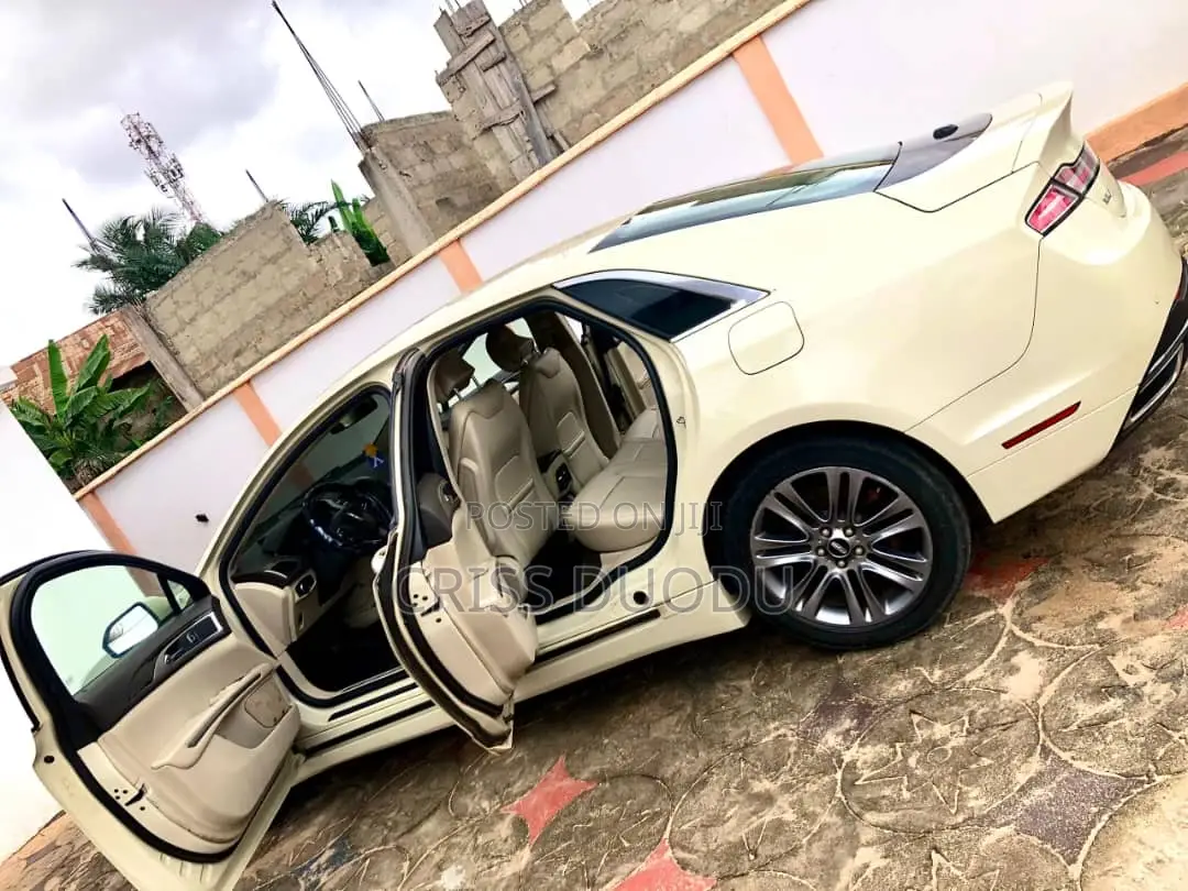Lincoln MKZ 2017 Off white
