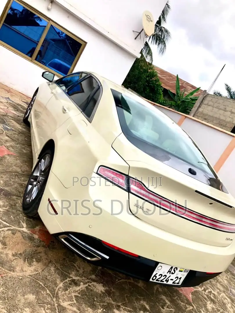 Lincoln MKZ 2017 Off white