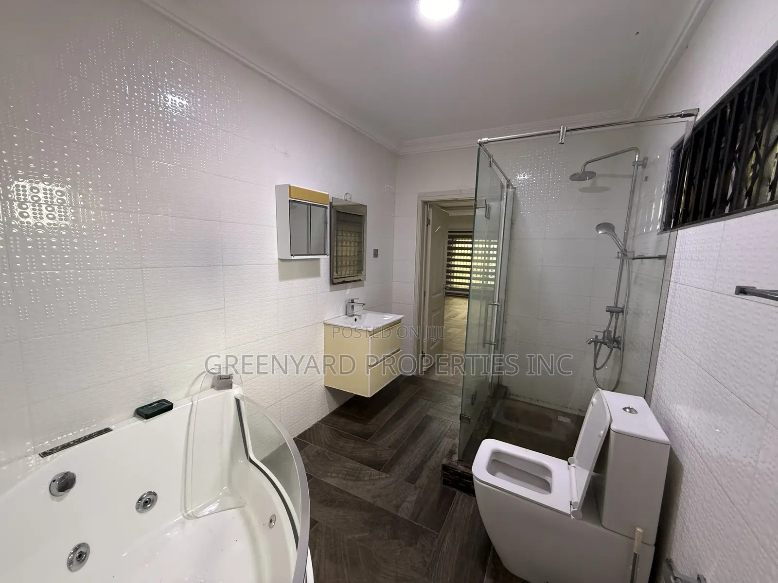 5bdrm Mansion in American House, East Legon for sale