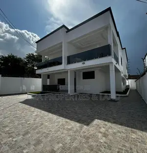 4bdrm House in East Legon, Bawaleshie for sale