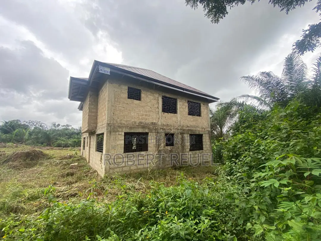 3bdrm House in Takoradi for sale