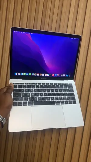 Laptop Apple MacBook Pro 2017 8GB Intel Core I5 SSD 256GB