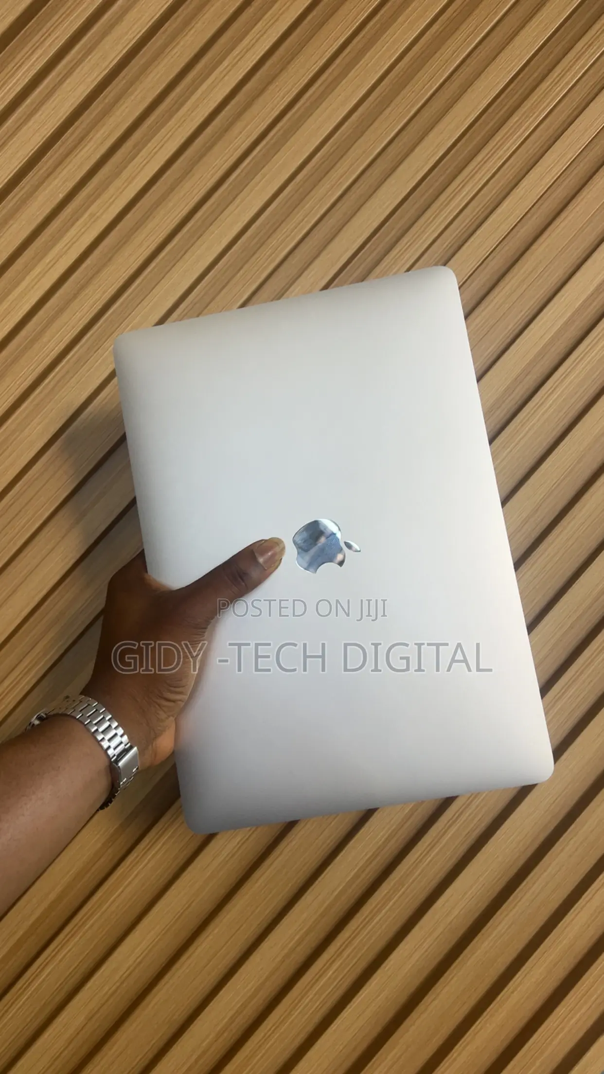 Laptop Apple MacBook Pro 2017 8GB Intel Core I5 SSD 256GB