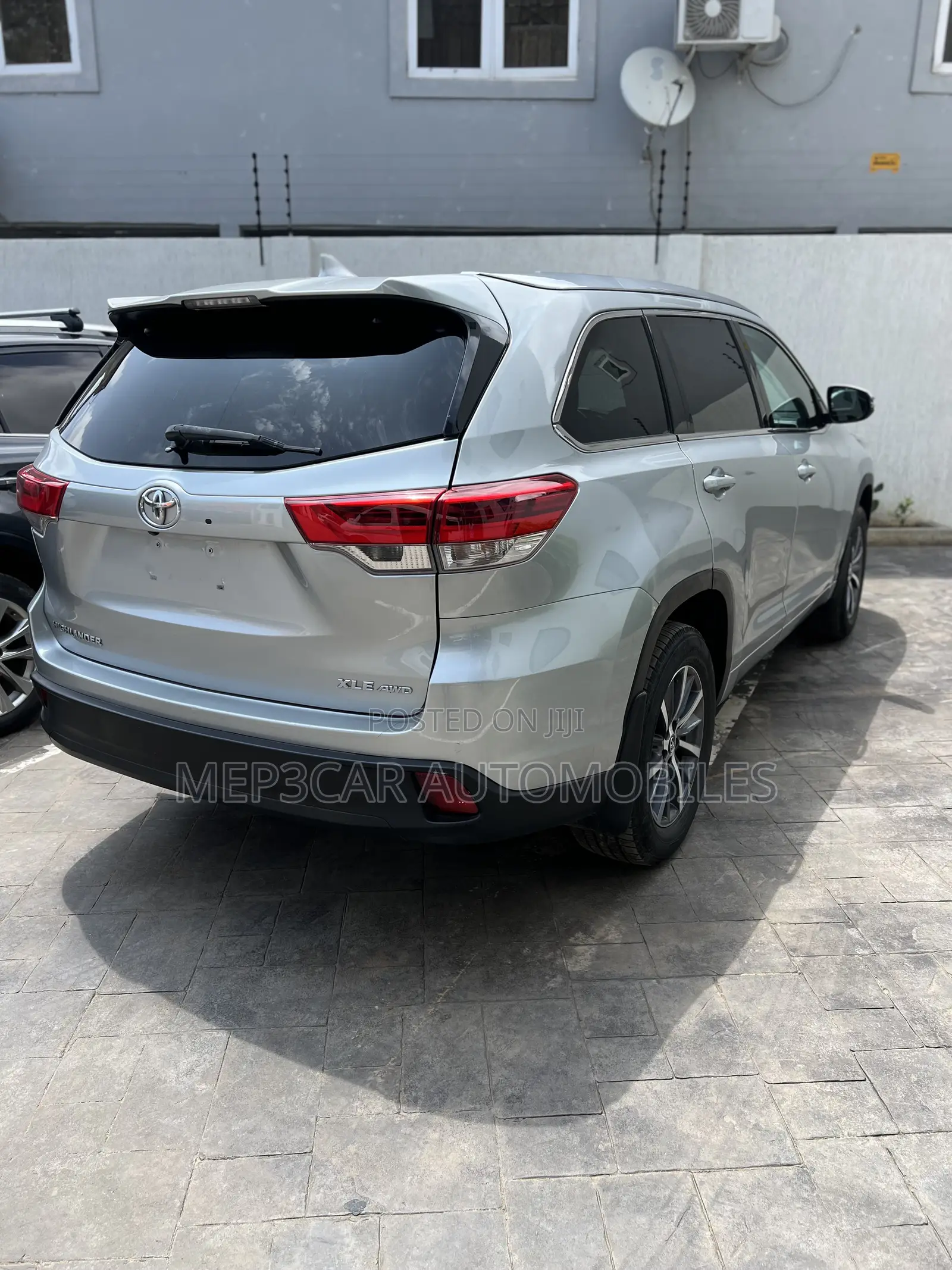 Toyota Highlander XLE 2019 Silver