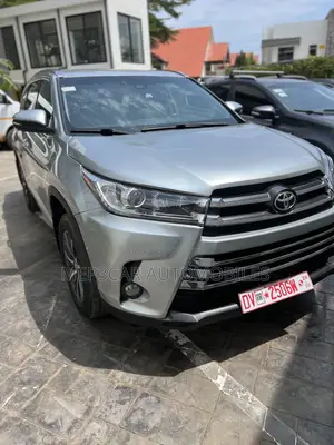 Toyota Highlander XLE 2019 Silver