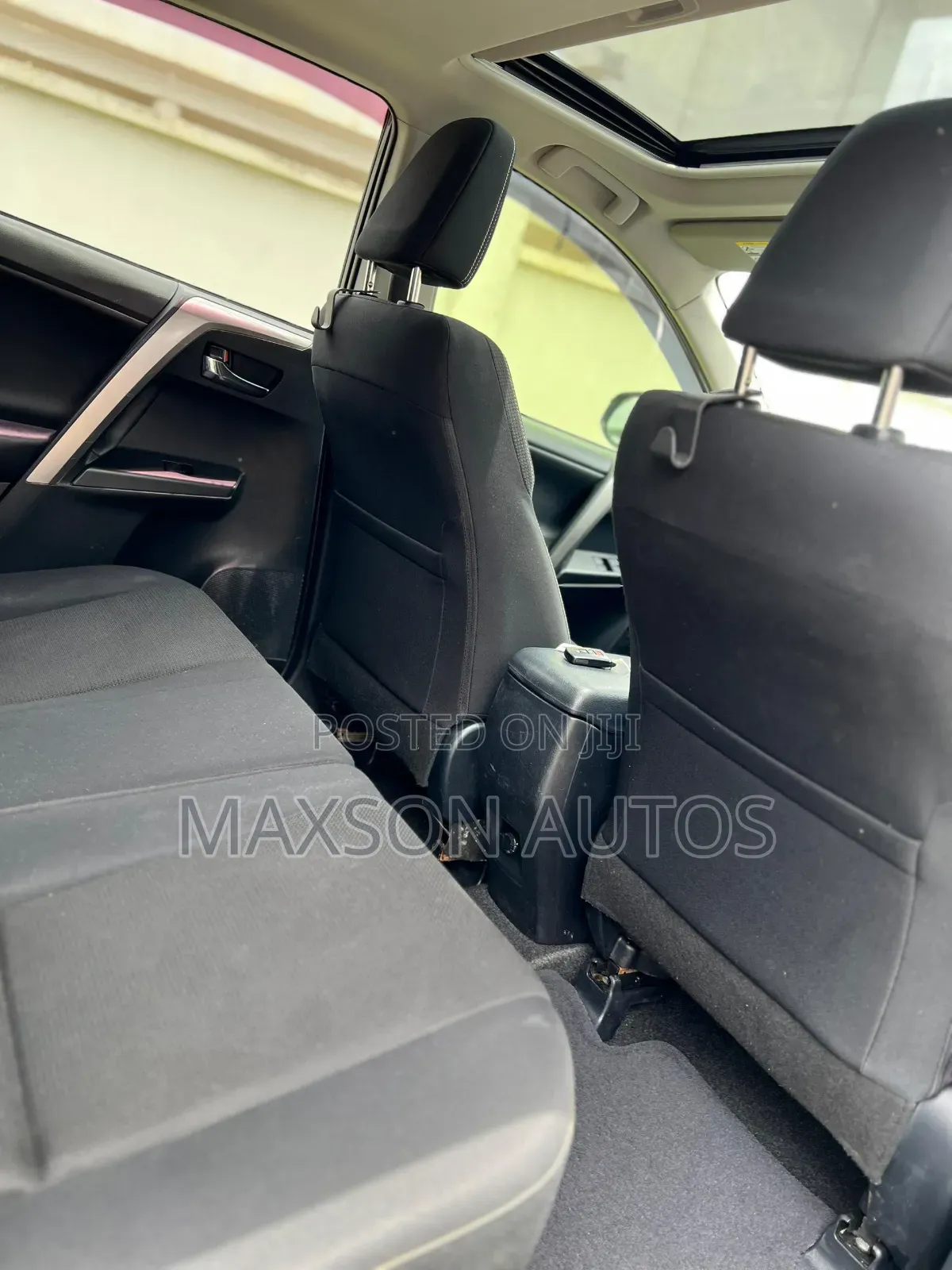 Toyota RAV4 XLE AWD (2.5L 4cyl 6A) 2017 Gray