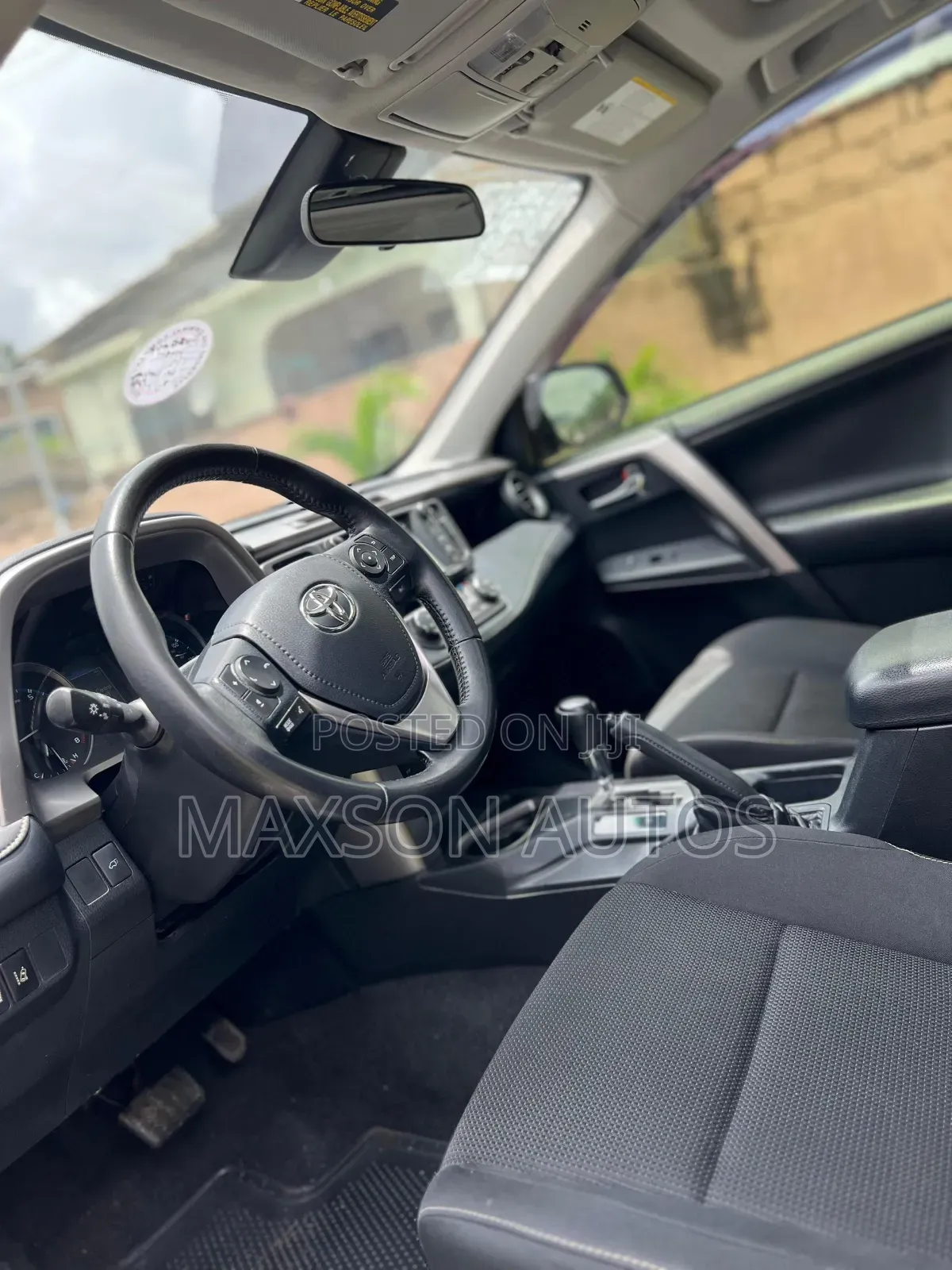 Toyota RAV4 XLE AWD (2.5L 4cyl 6A) 2017 Gray