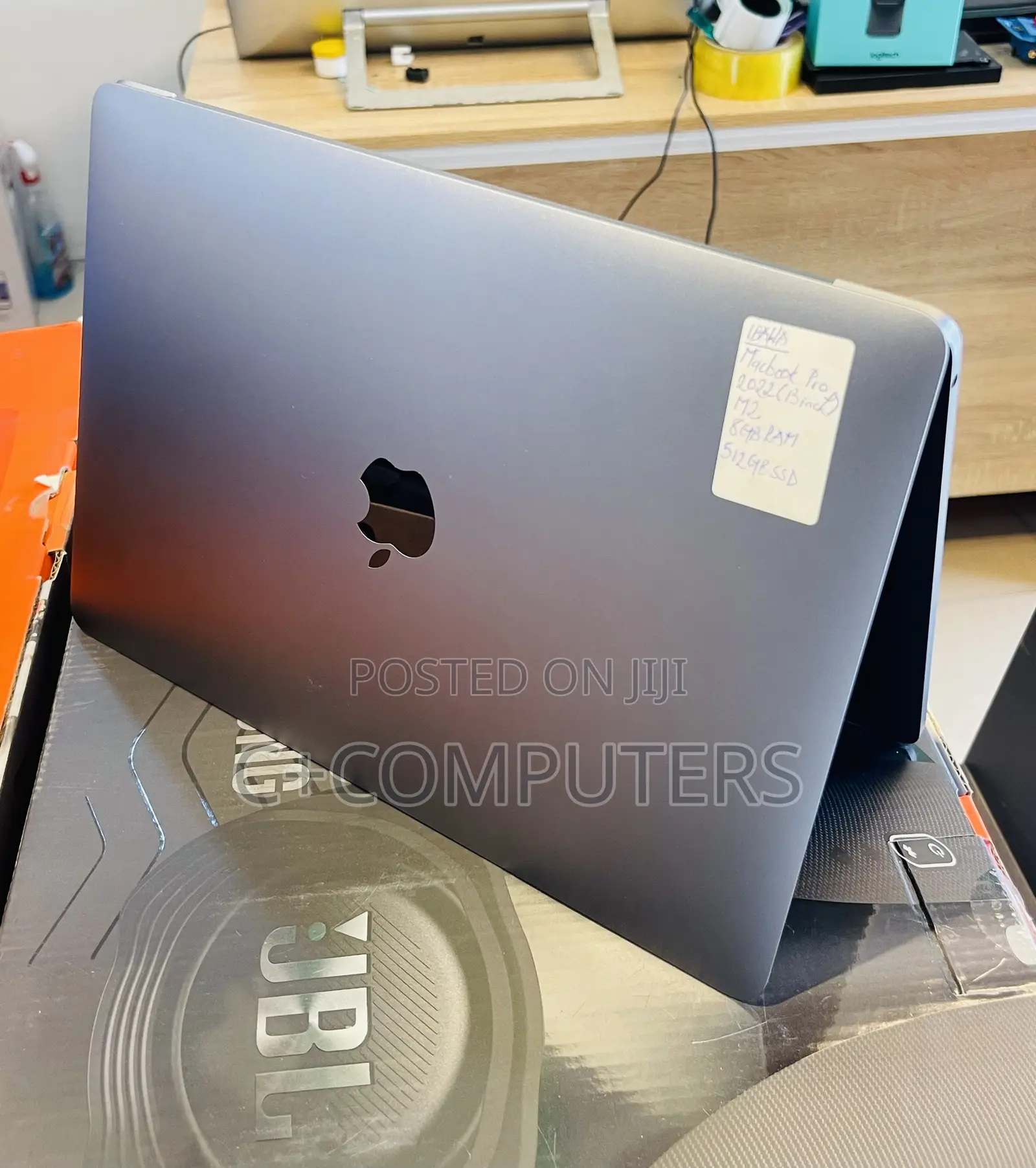 Laptop Apple MacBook Pro 2022 M2 8GB Apple M2 SSD 512GB