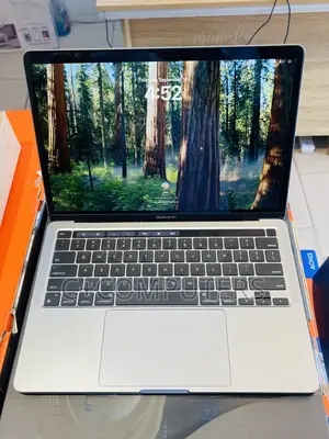 Laptop Apple MacBook Pro 2022 M2 8GB Apple M2 SSD 512GB