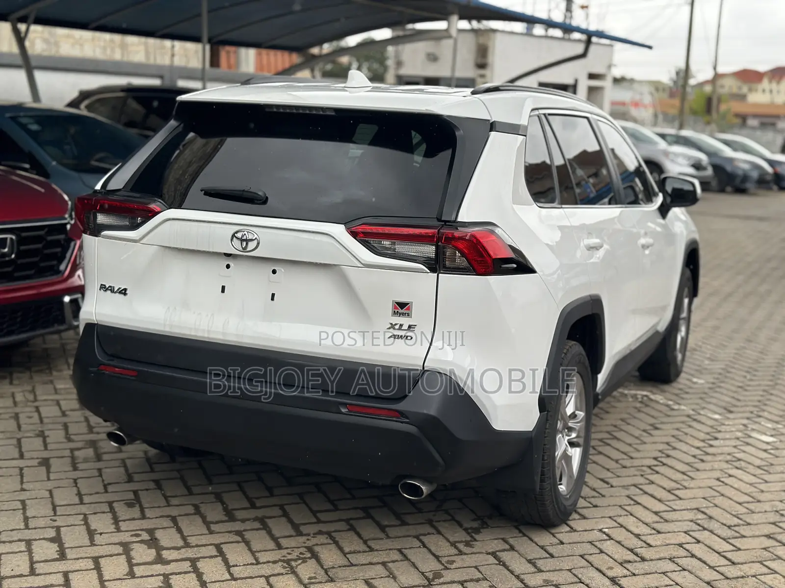 Toyota RAV4 XLE AWD 2023 White