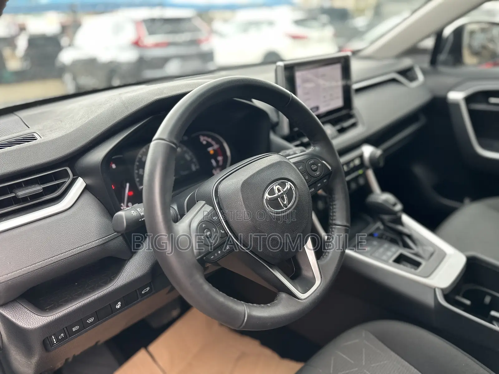 Toyota RAV4 XLE AWD 2023 White