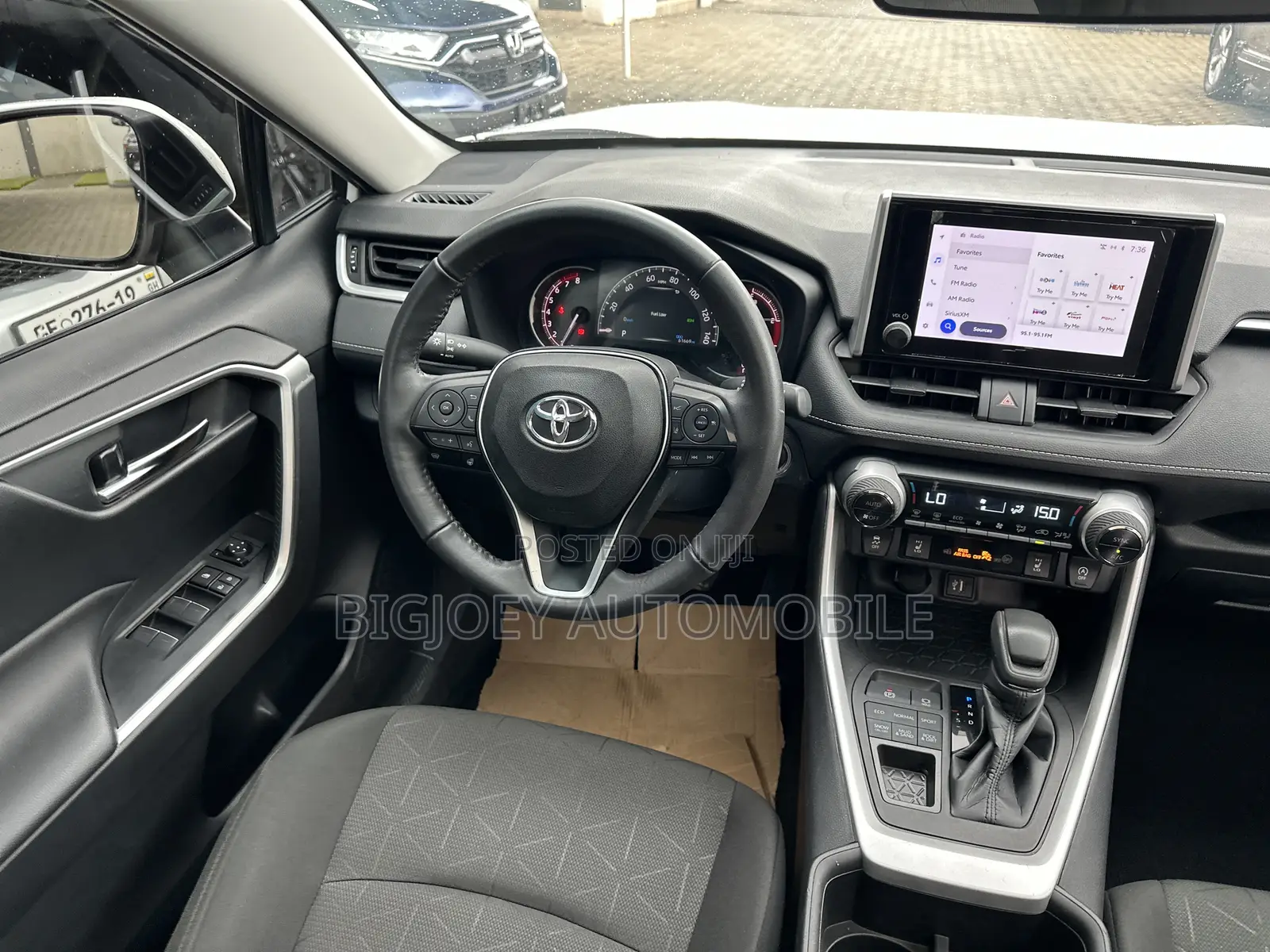 Toyota RAV4 XLE AWD 2023 White