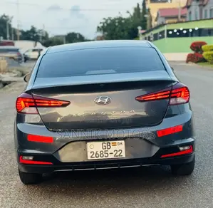 Hyundai Elantra SE 2020 Gray