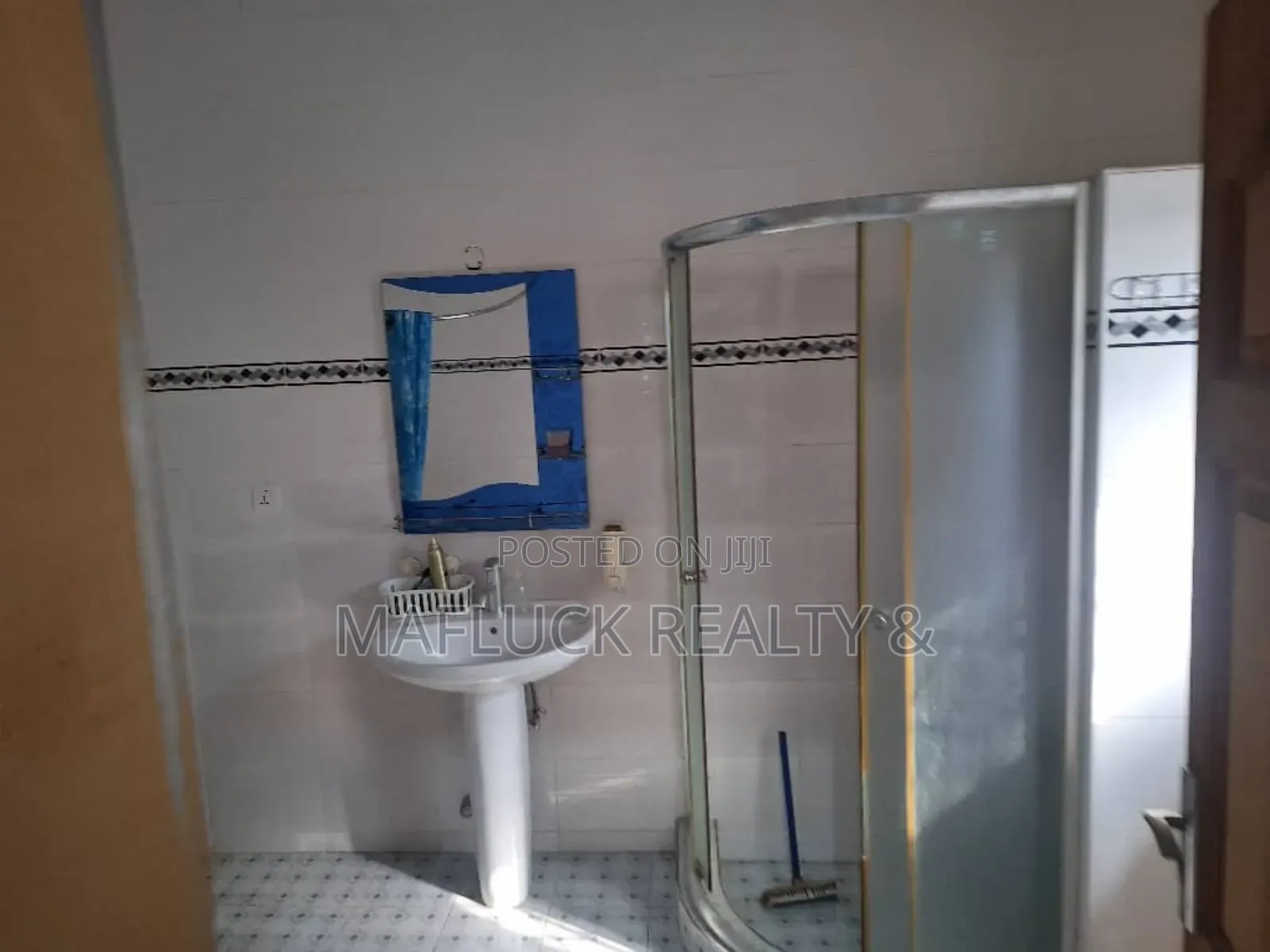 4bdrm House in Lakeside Estate for rent