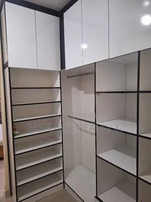 4bdrm House in Lakeside Estate for rent
