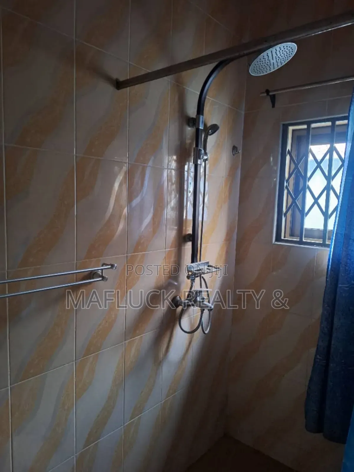 4bdrm House in Lakeside Estate for rent