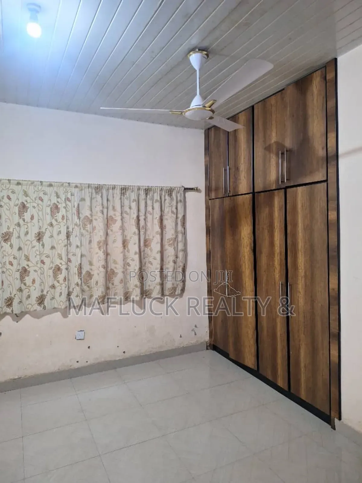 4bdrm House in Lakeside Estate for rent