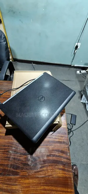 Laptop Dell Precision 15 7520 16GB Intel Core I7 SSD 512GB