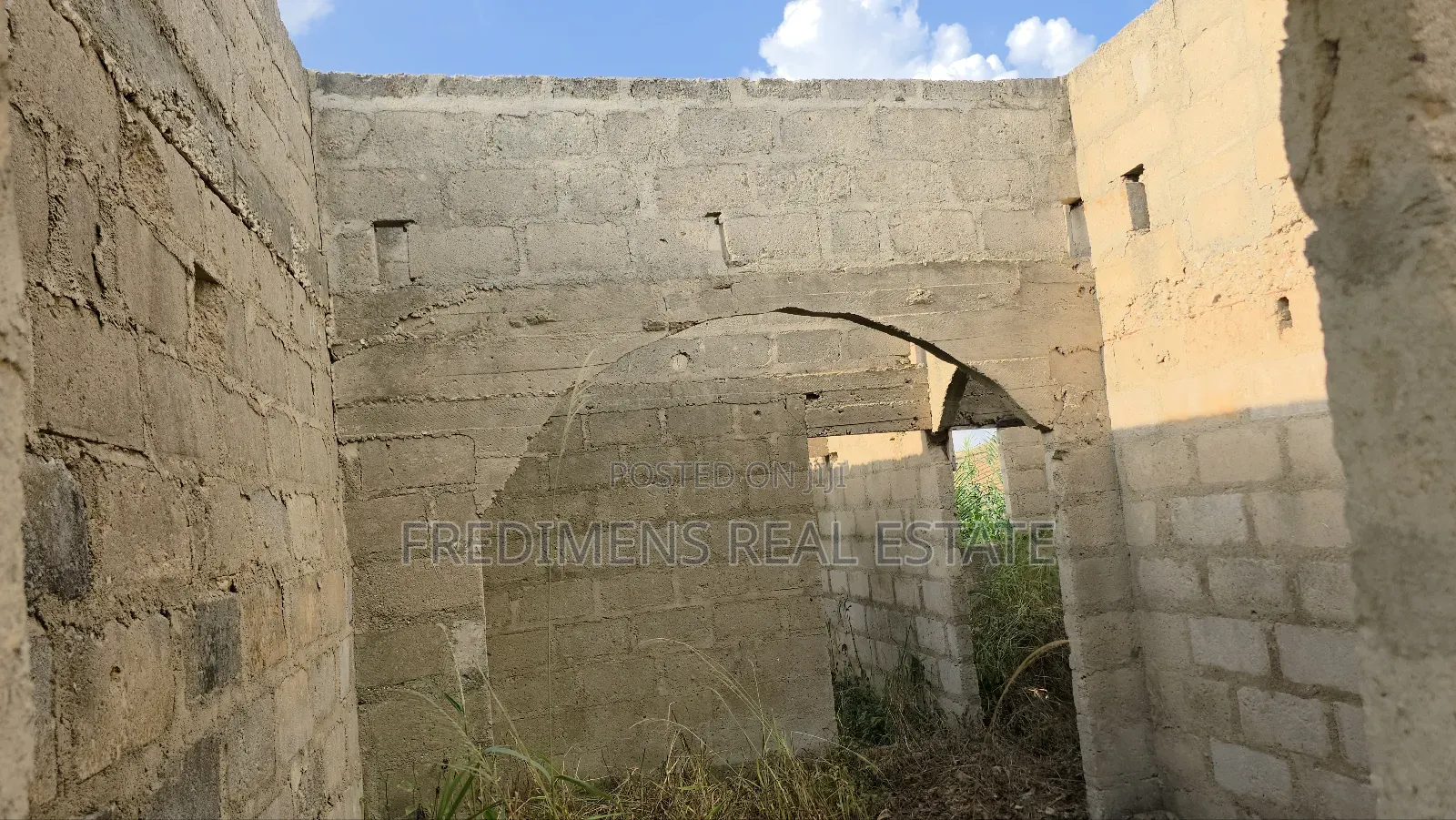 8bdrm Apartment in Fredimens Real, Kumasi Metropolitan for sale