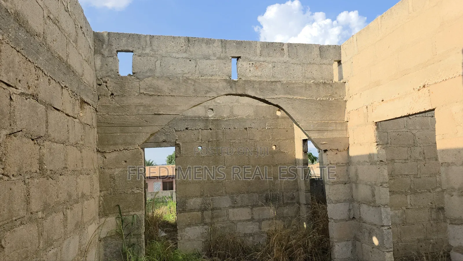 8bdrm Apartment in Fredimens Real, Kumasi Metropolitan for sale