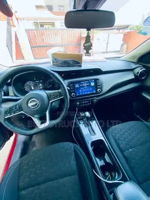 Nissan Kicks 2023 Red