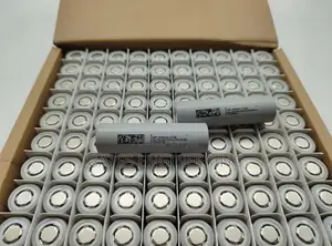 Lithium Ion Batteries and 18650 Batteries 2600 Mah