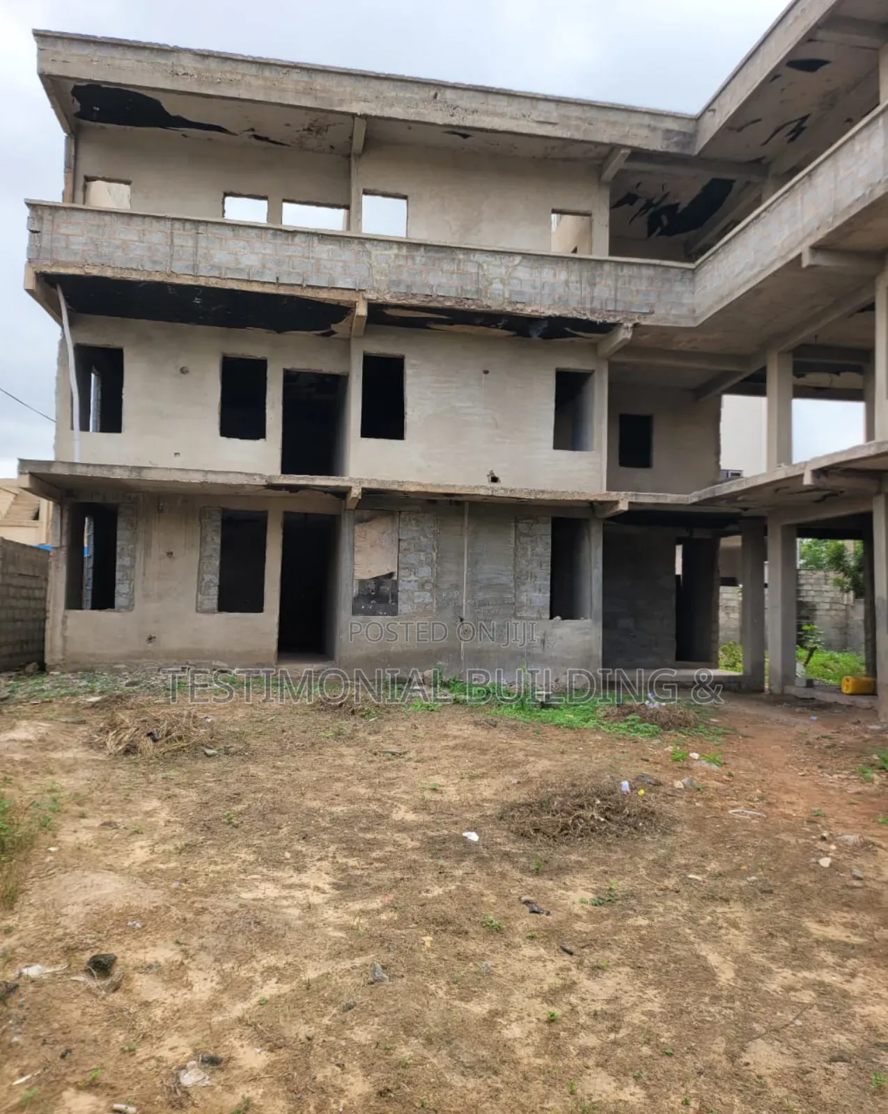 18bdrm Apartment in Testimonial Building, East Legon for sale