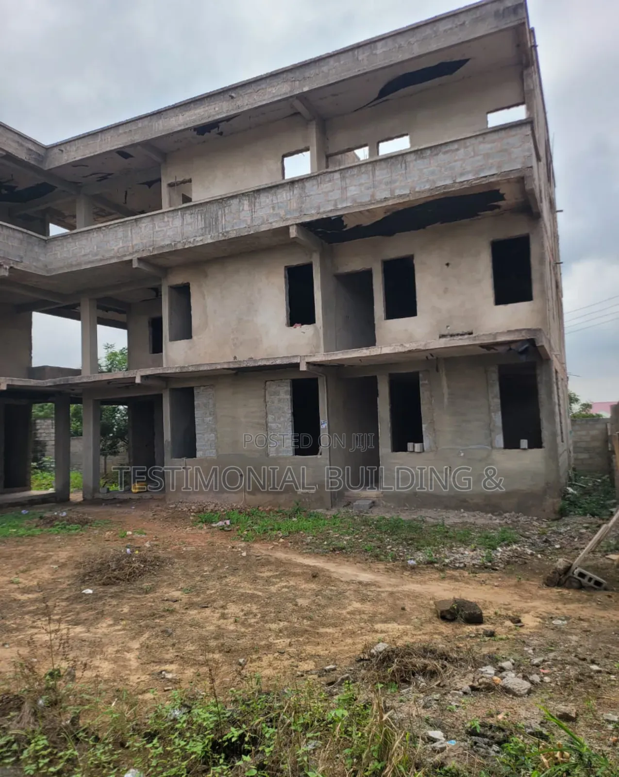 18bdrm Apartment in Testimonial Building, East Legon for sale