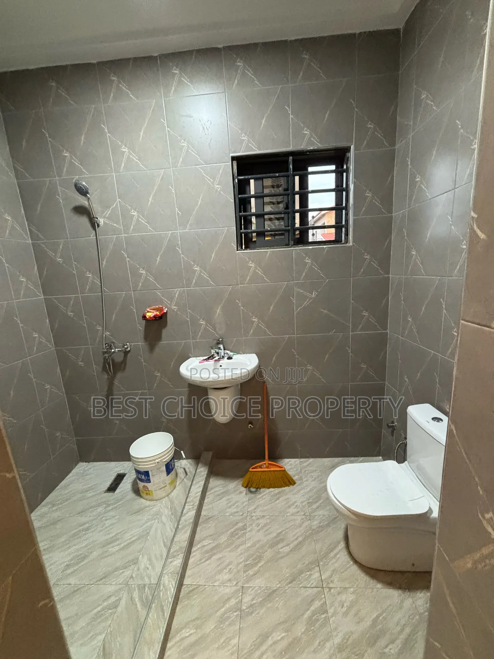 Executive Chamber and Hall Sc for Rent at Lakeside
